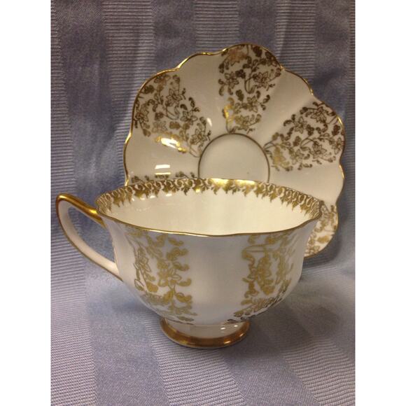 SHELLEY PORCELAIN REGENCY TEACUP & SAUCER SET - WHITE/GOLD  SHELLEY Gold and White Teacup and Saucer Set